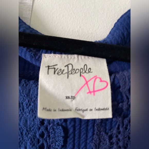 Free People XS Navy lace and back cut out - Picture 3 of 3